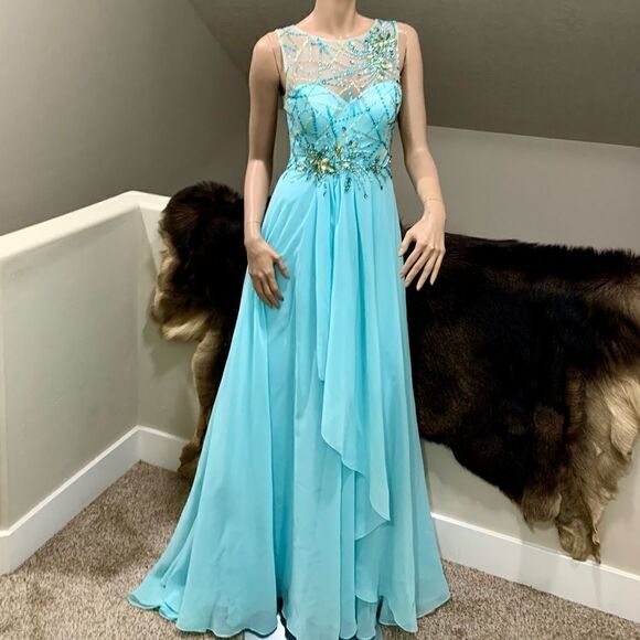 Charming Lace Applique with Beads & Sequins Evening Dress - Picture 1 of 15